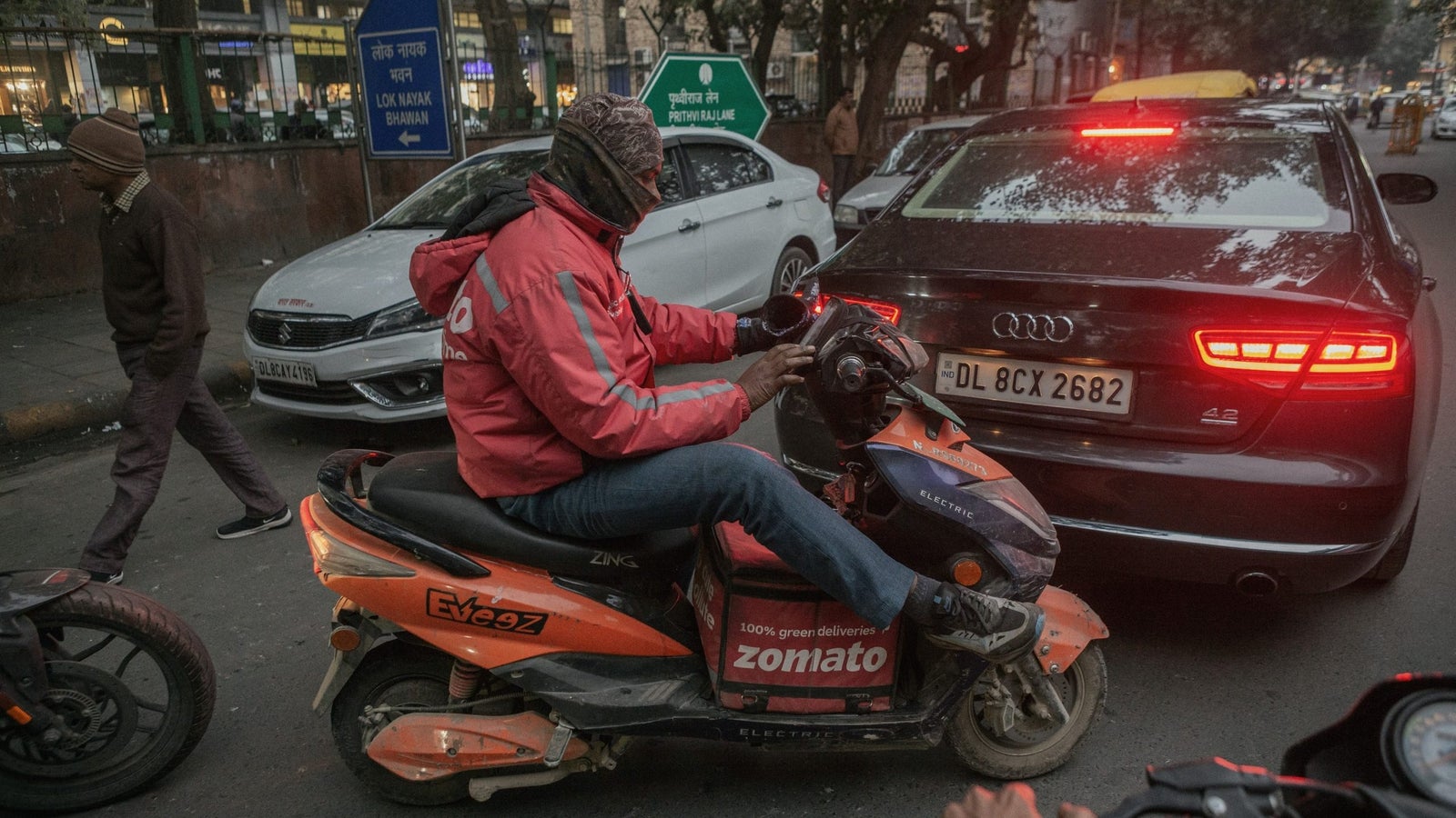 Zomato’s Delivery partner Mannu Kumar, on his way to pickup an order from Khan Market.