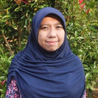 Dyna Rochmyaningsih headshot