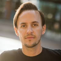 Levi Vonk headshot